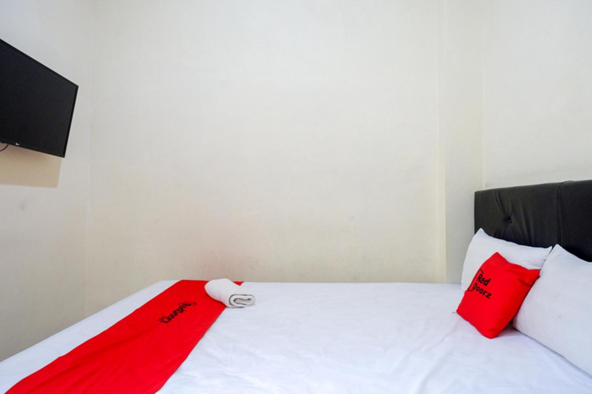 Reddoorz Syariah Near Purwosari Train Station Hotel Solo Eksteriør billede
