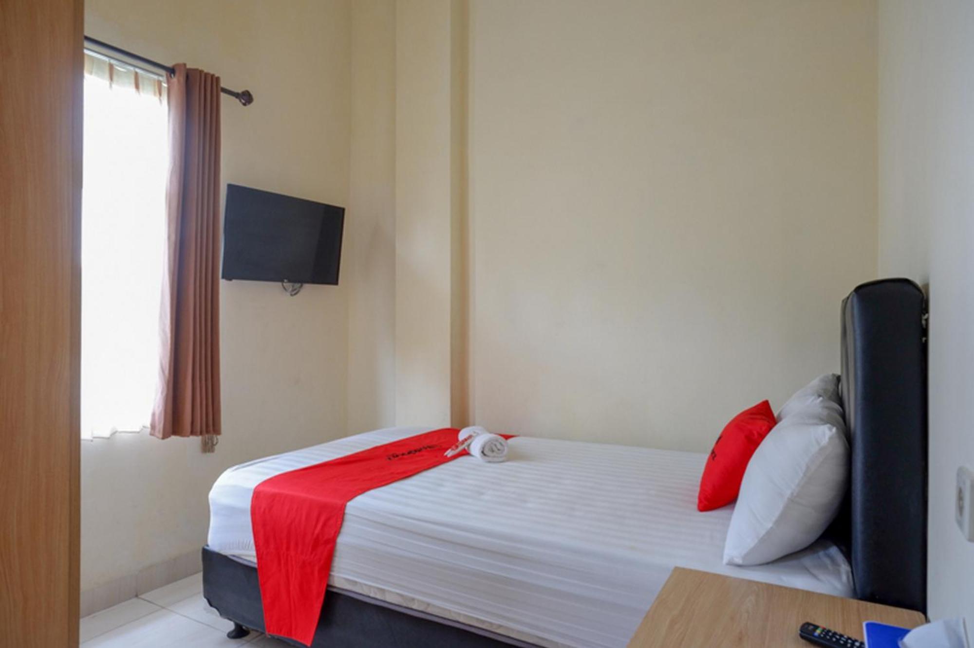 Reddoorz Syariah Near Purwosari Train Station Hotel Solo Eksteriør billede