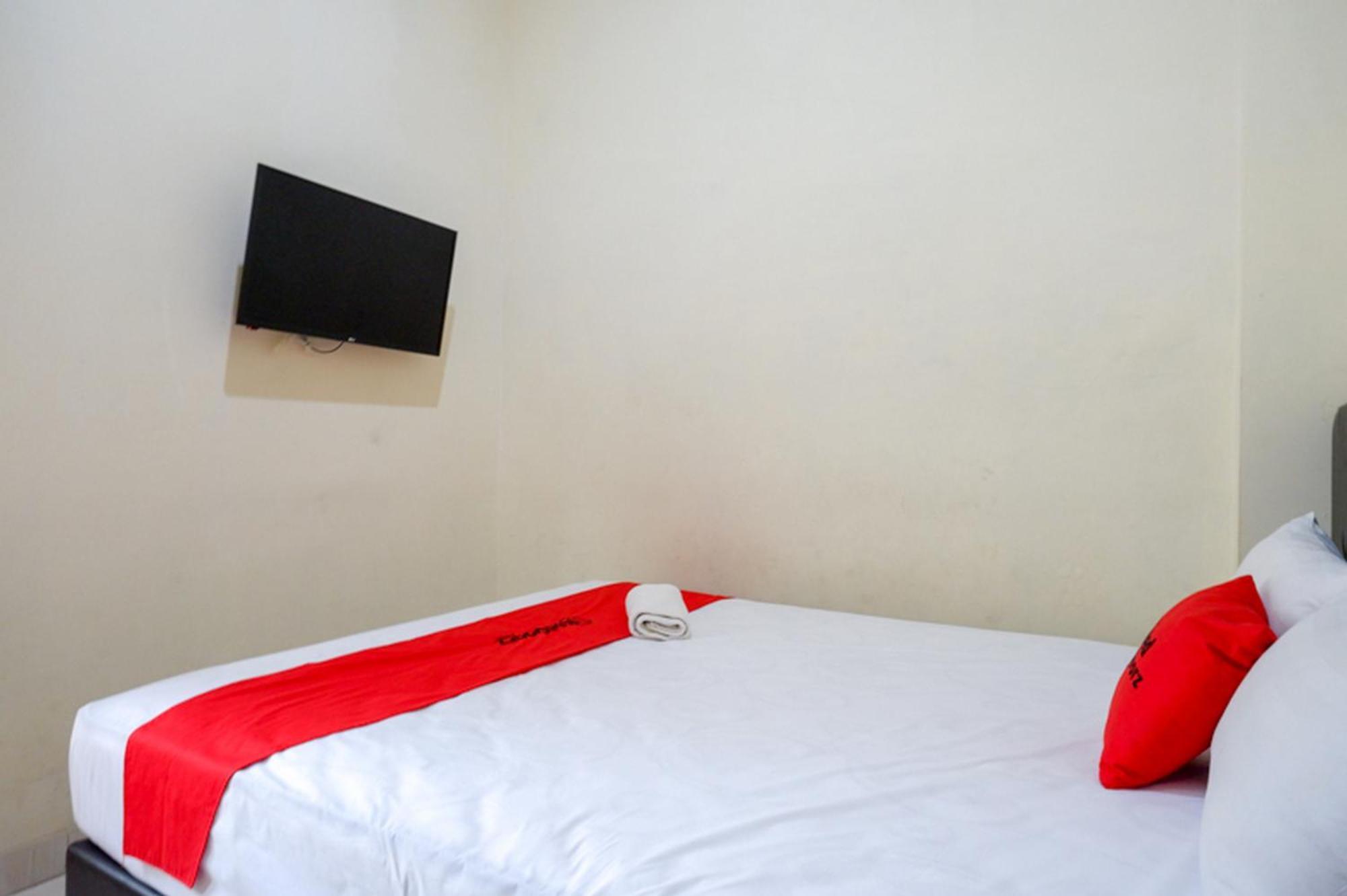 Reddoorz Syariah Near Purwosari Train Station Hotel Solo Eksteriør billede